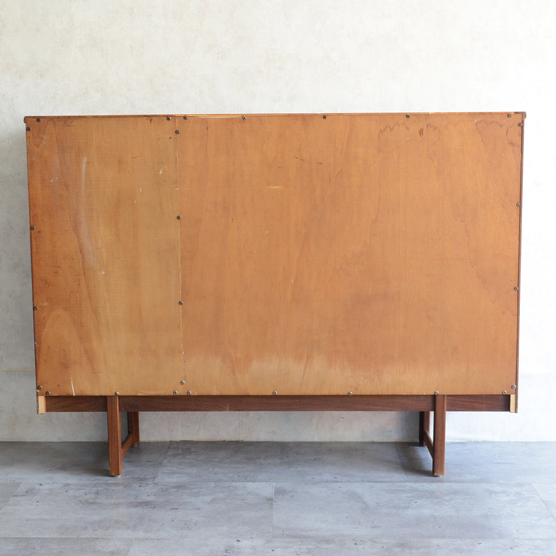 Turnidge  ターニッジ　ガラスキャビネット 17 (木扉付）