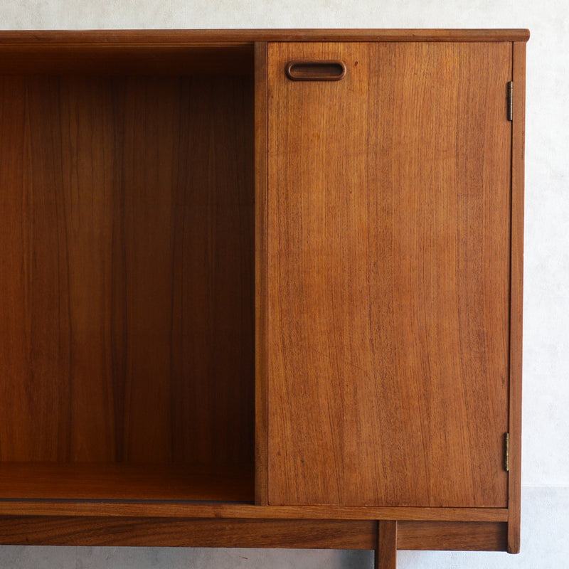 Turnidge  ターニッジ　ガラスキャビネット 17 (木扉付）