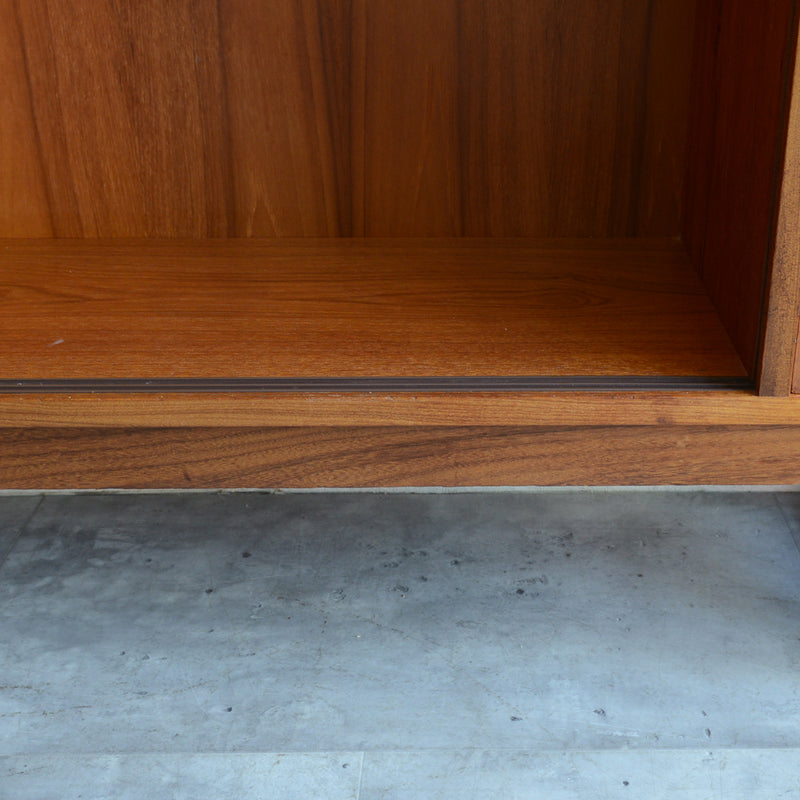 Turnidge  ターニッジ　ガラスキャビネット 17 (木扉付）