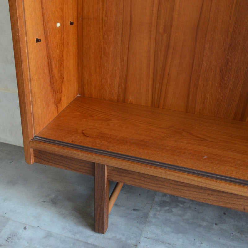 Turnidge  ターニッジ　ガラスキャビネット 17 (木扉付）