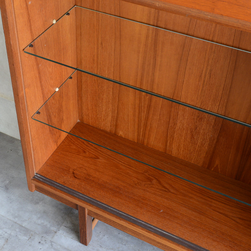 Turnidge  ターニッジ　ガラスキャビネット 17 (木扉付）