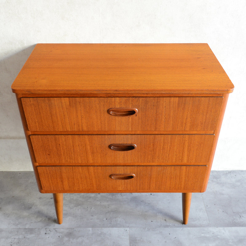 スウェーデン ヴィンテージ　3段チェスト4-05