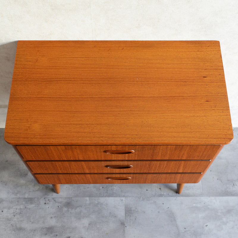 スウェーデン ヴィンテージ　3段チェスト4-05