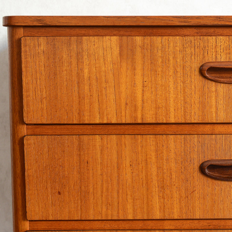 スウェーデン ヴィンテージ　3段チェスト4-05