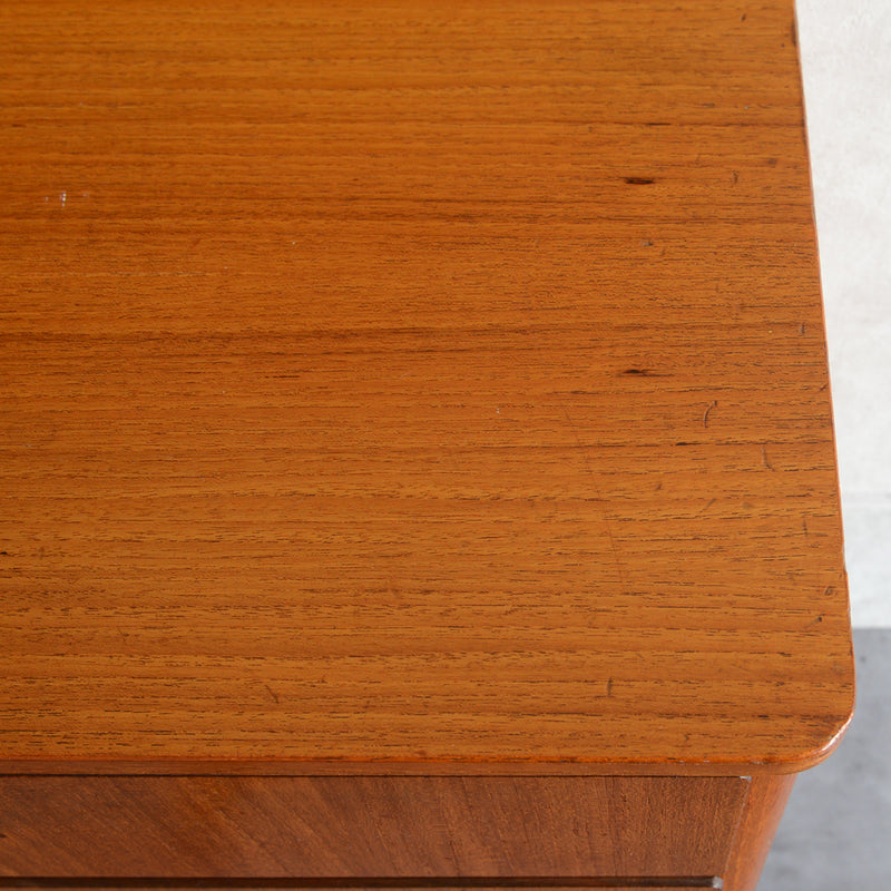 スウェーデン ヴィンテージ　3段チェスト4-05