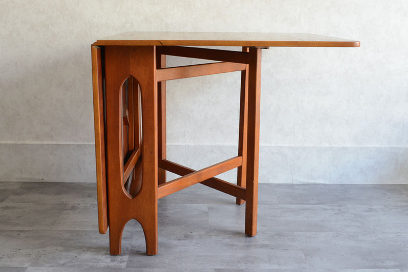 Jentique　ジェンティーク　ゲートレッグダイニングテーブル01