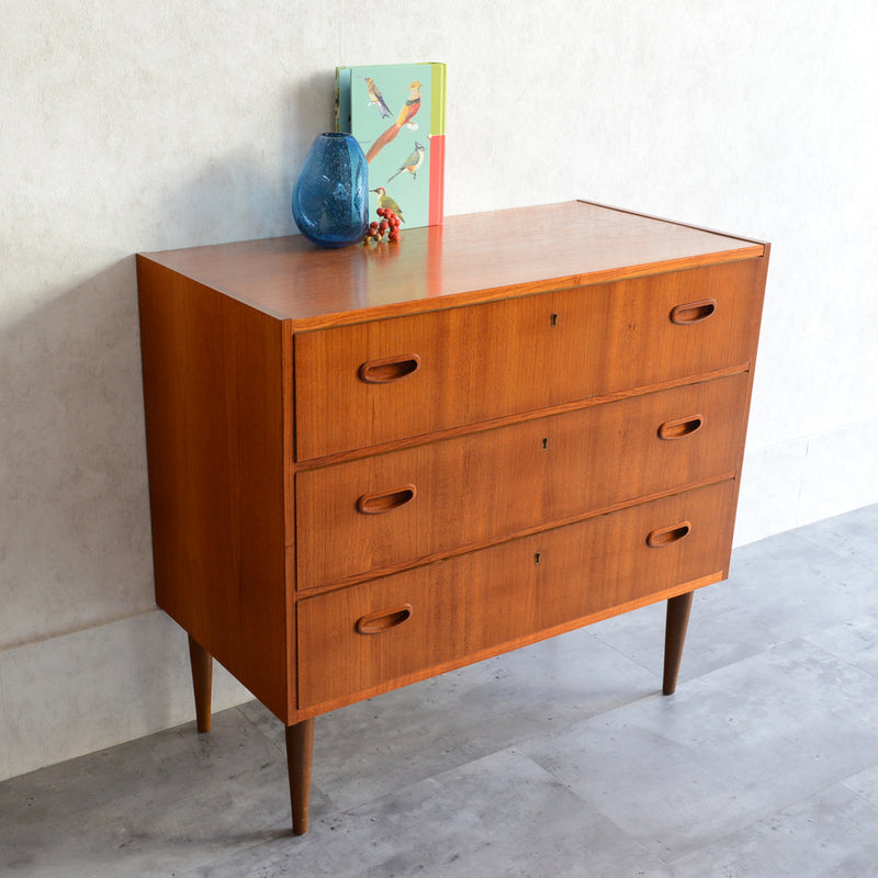 スウェーデンヴィンテージ　3段チェスト4-06