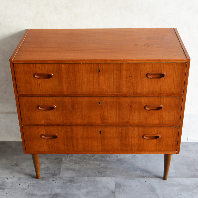 スウェーデンヴィンテージ　3段チェスト4-06