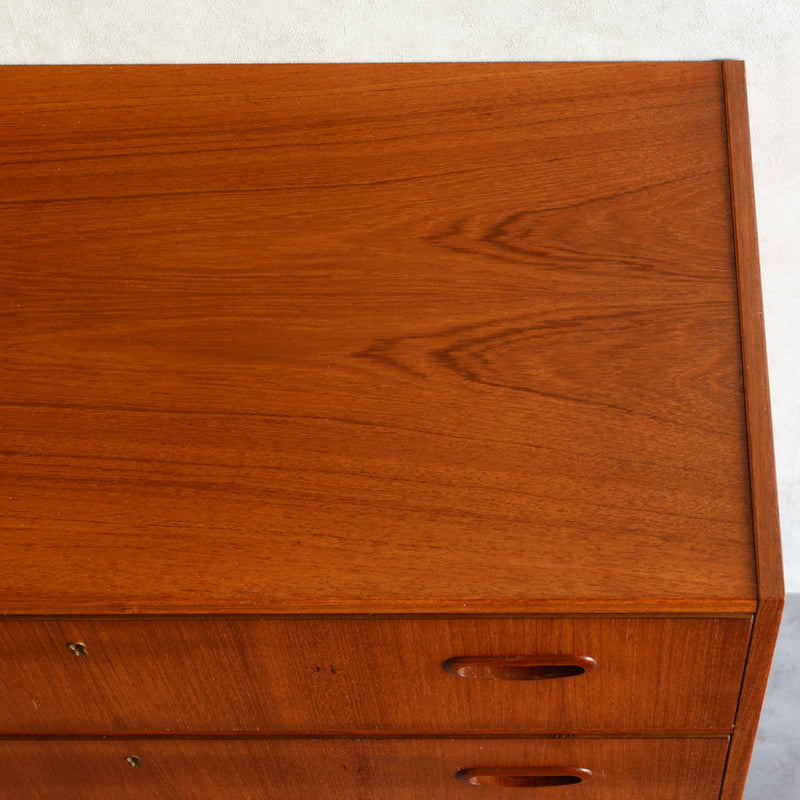 スウェーデンヴィンテージ　3段チェスト4-06