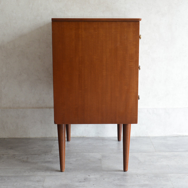 60s チェスト04 (3段脚付）