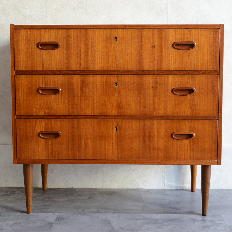 スウェーデンヴィンテージ　3段チェスト4-06