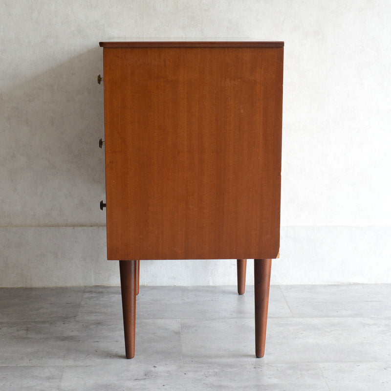 60s チェスト04 (3段脚付）