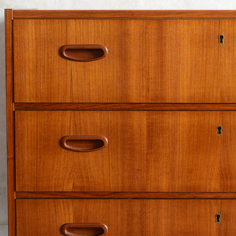 スウェーデンヴィンテージ　3段チェスト4-06