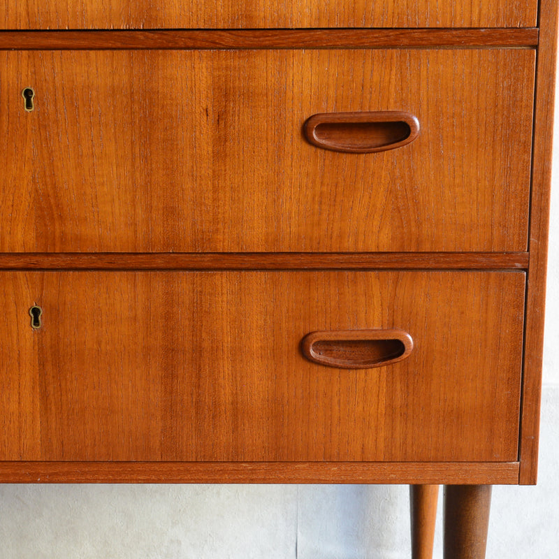 スウェーデンヴィンテージ　3段チェスト4-06