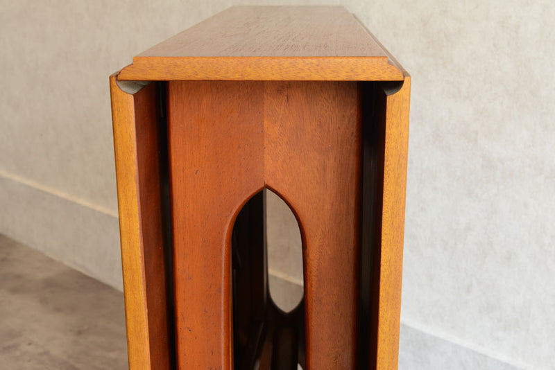 Jentique　ジェンティーク　ゲートレッグダイニングテーブル01