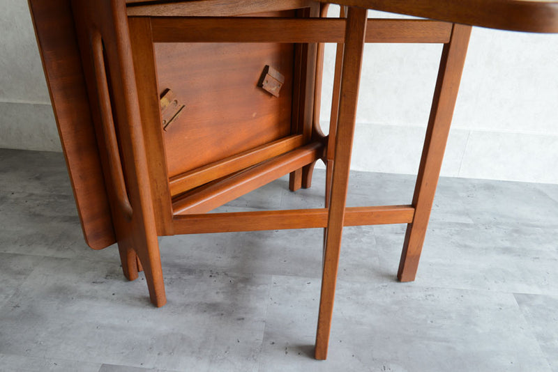 Jentique　ジェンティーク　ゲートレッグダイニングテーブル01