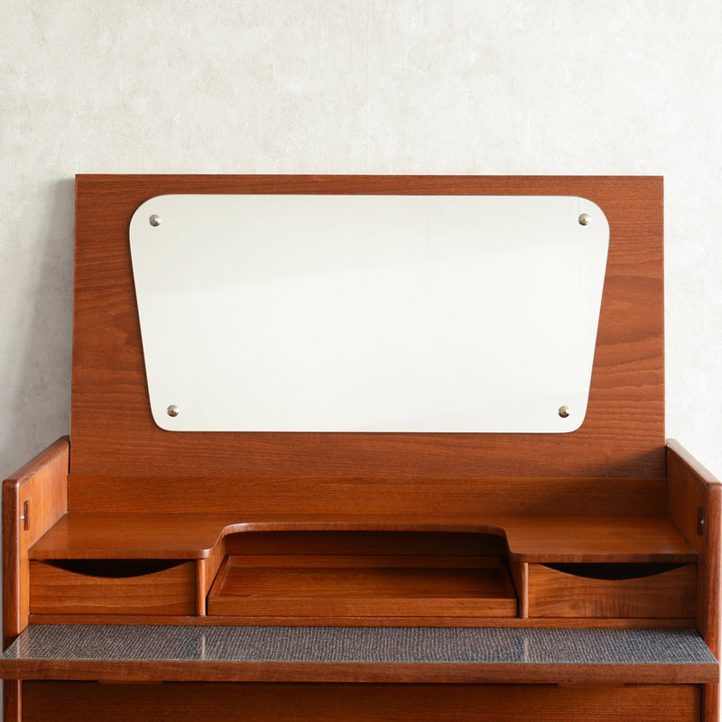 デンマークヴィンテージ ドレッシングチェスト01