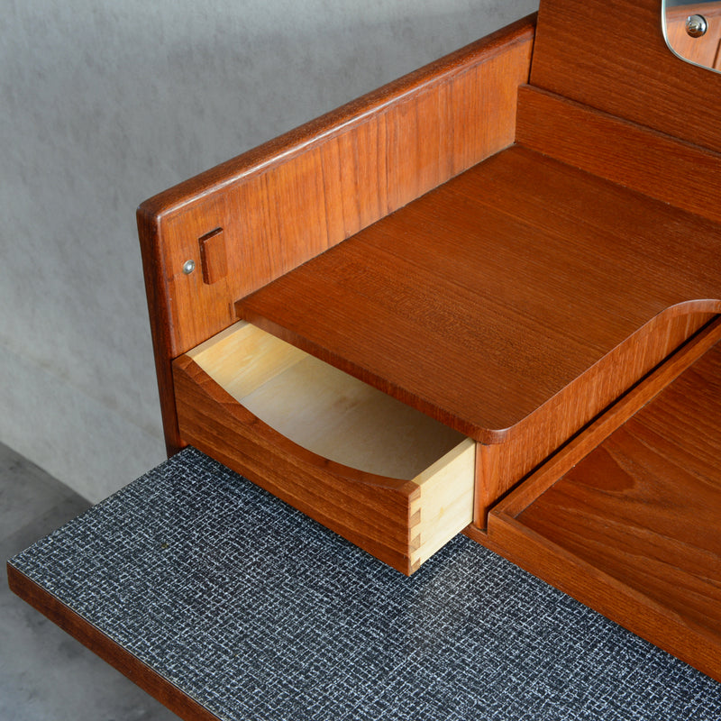 デンマークヴィンテージ ドレッシングチェスト01