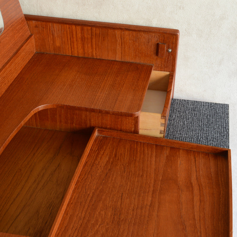 デンマークヴィンテージ ドレッシングチェスト01