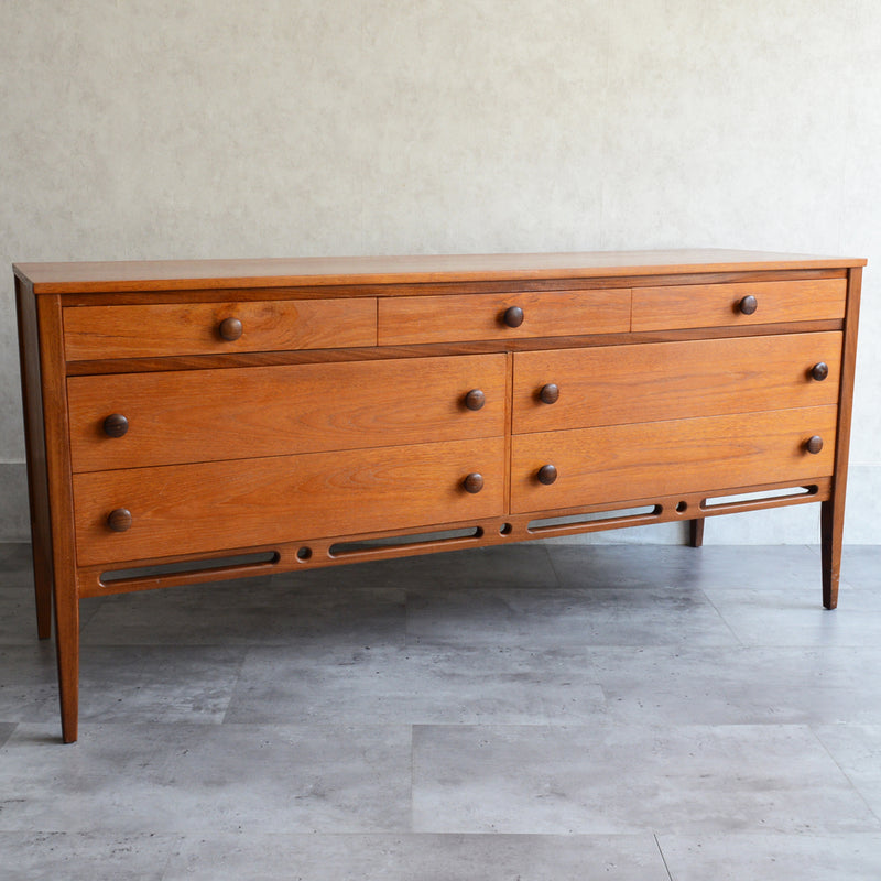 スウェーデン ヴィンテージ サイドボード 44