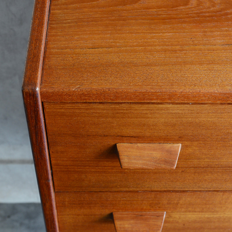 デンマークヴィンテージ ドレッシングチェスト01