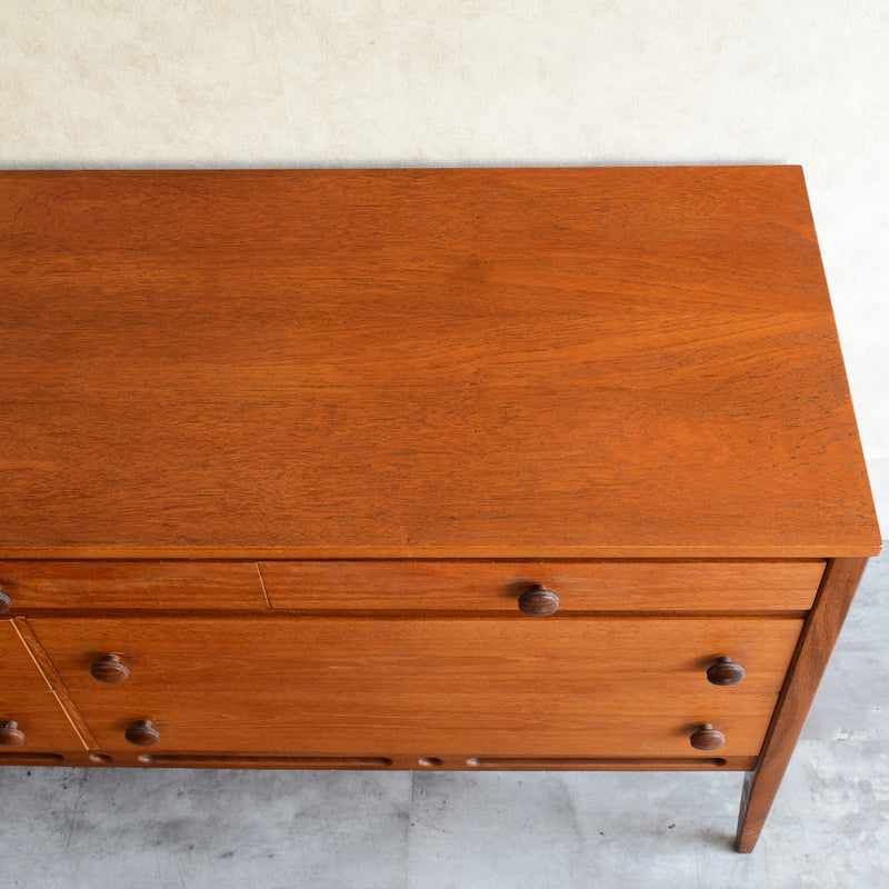 スウェーデン ヴィンテージ サイドボード 44