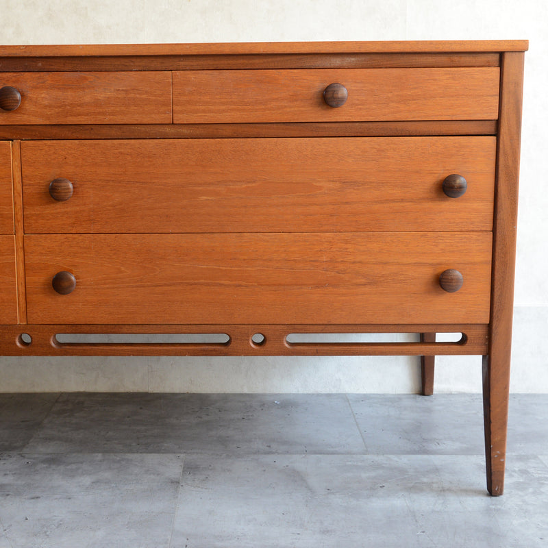 スウェーデン ヴィンテージ サイドボード 44