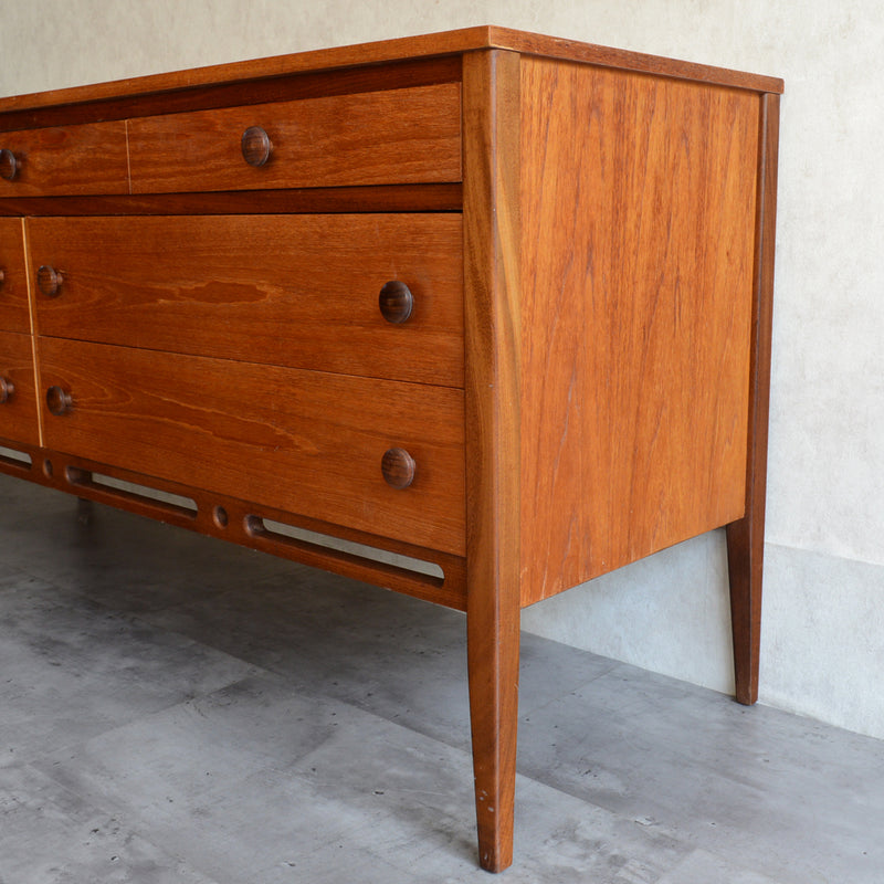 スウェーデン ヴィンテージ サイドボード 44