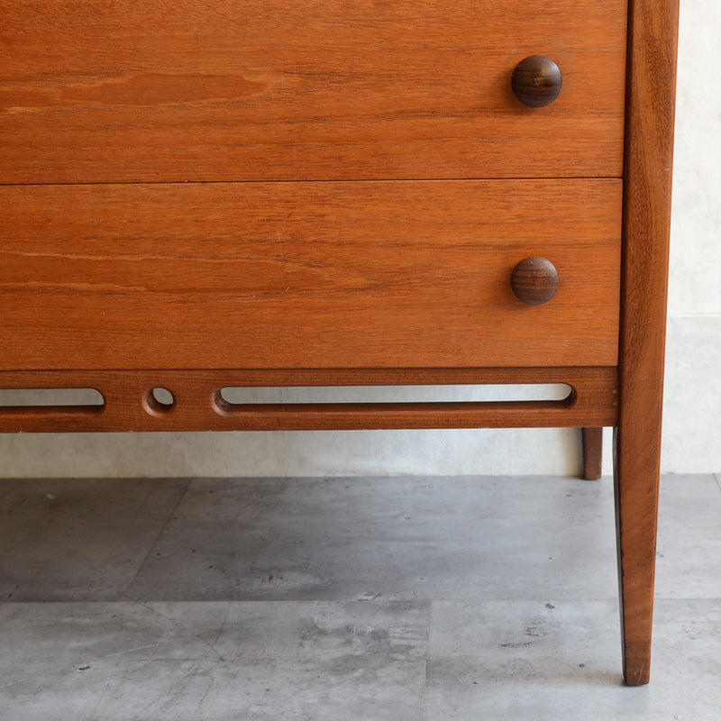 スウェーデン ヴィンテージ サイドボード 44