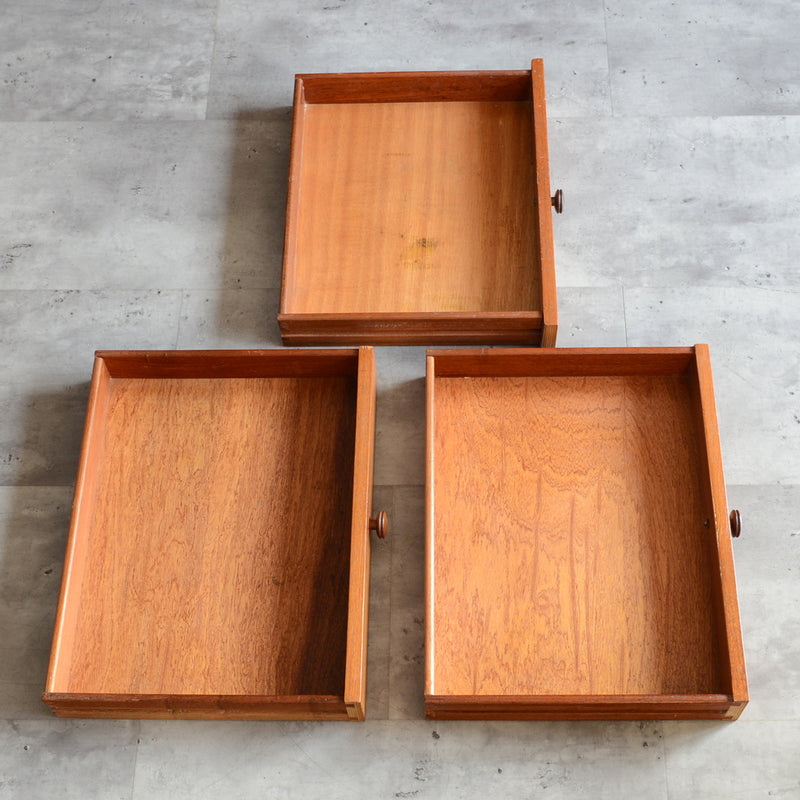 スウェーデン ヴィンテージ サイドボード 44