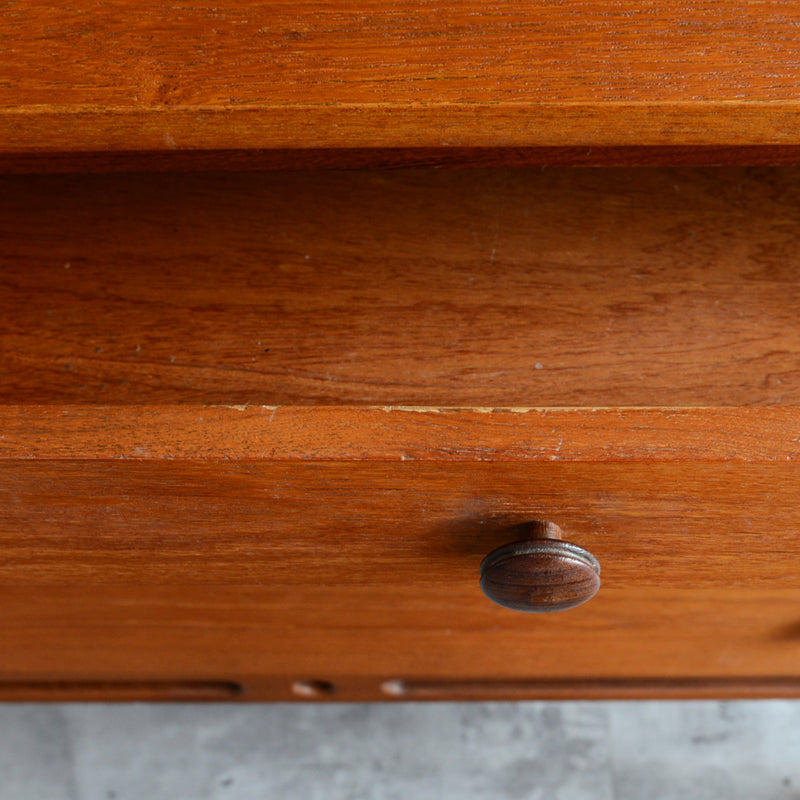 スウェーデン ヴィンテージ サイドボード 44