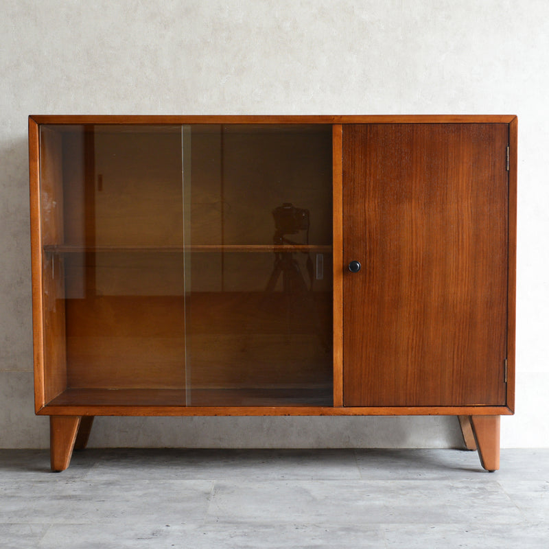 Harris Lebus ガラスキャビネット 40 (木扉付)