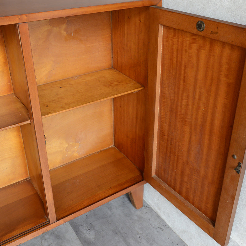 Harris Lebus ガラスキャビネット 40 (木扉付)