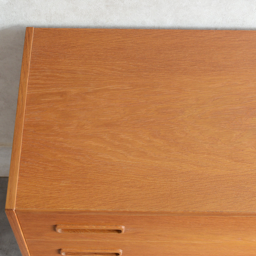 デンマークヴィンテージ  オーク4段チェスト3-4 (ウッドオイル仕上）