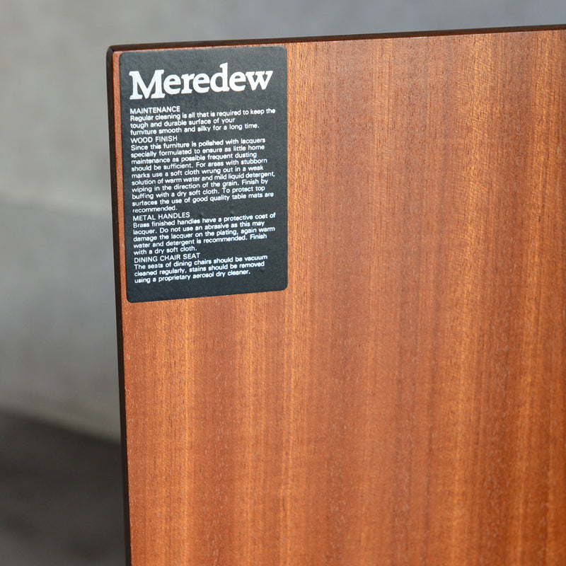 Meredew(メレデュー）ガラス扉 キャビネット