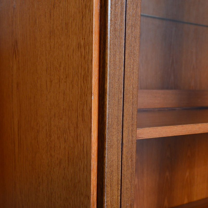 Meredew(メレデュー）ガラス扉 キャビネット