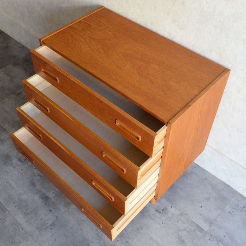 デンマークヴィンテージ  オーク4段チェスト3-4 (ウッドオイル仕上）