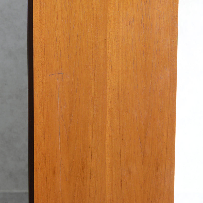 Meredew(メレデュー）ガラス扉 キャビネット