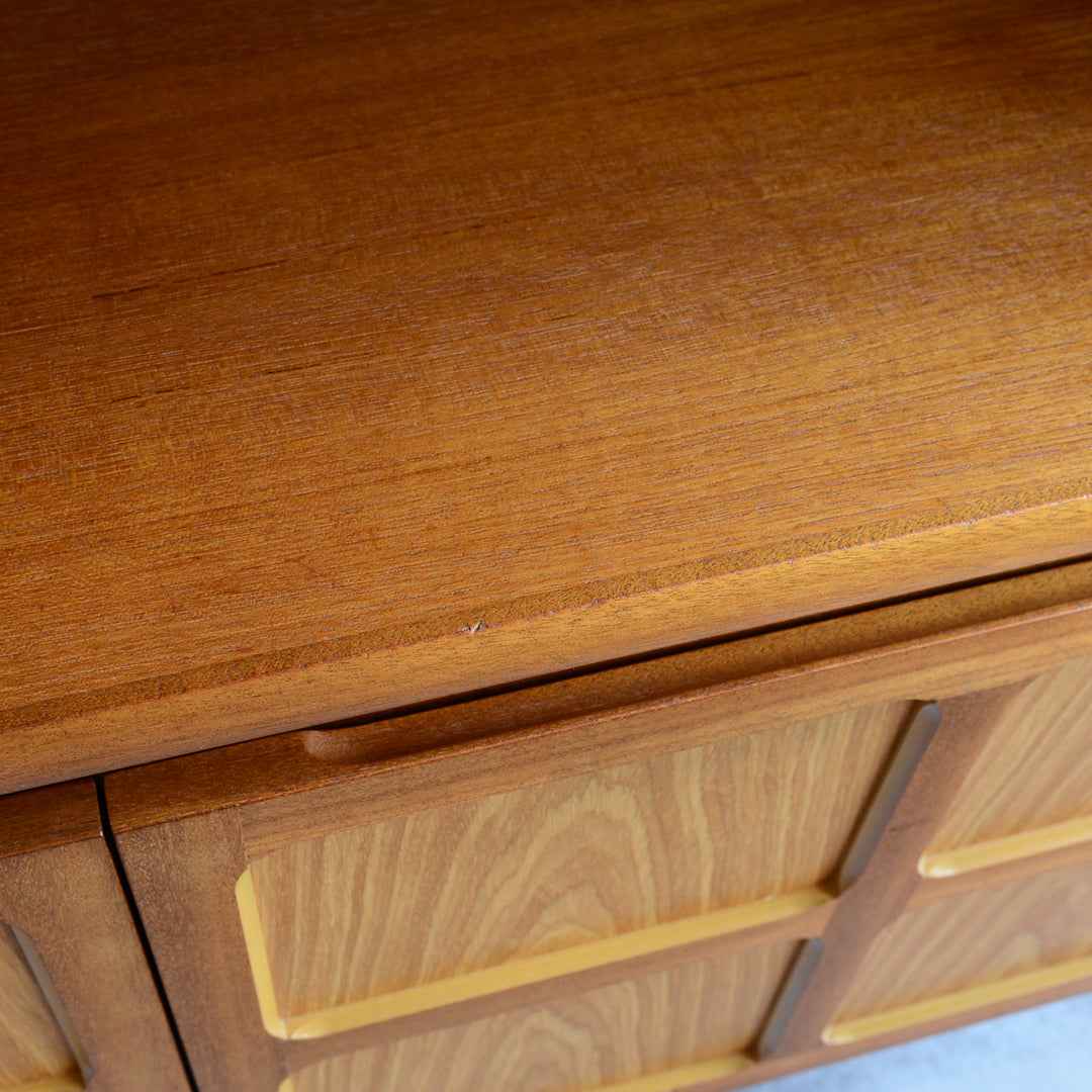 Nathan （Parker knoll） ネイサン キャビネット 26 AVボード