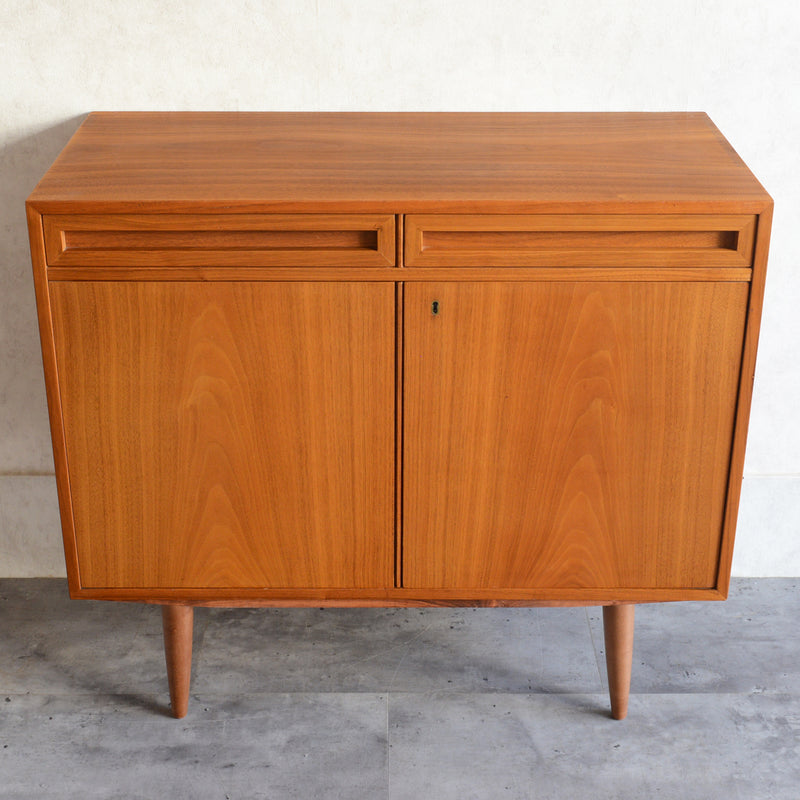 デンマーク ヴィンテージ  キャビネット5-4 (抽斗・鍵付）