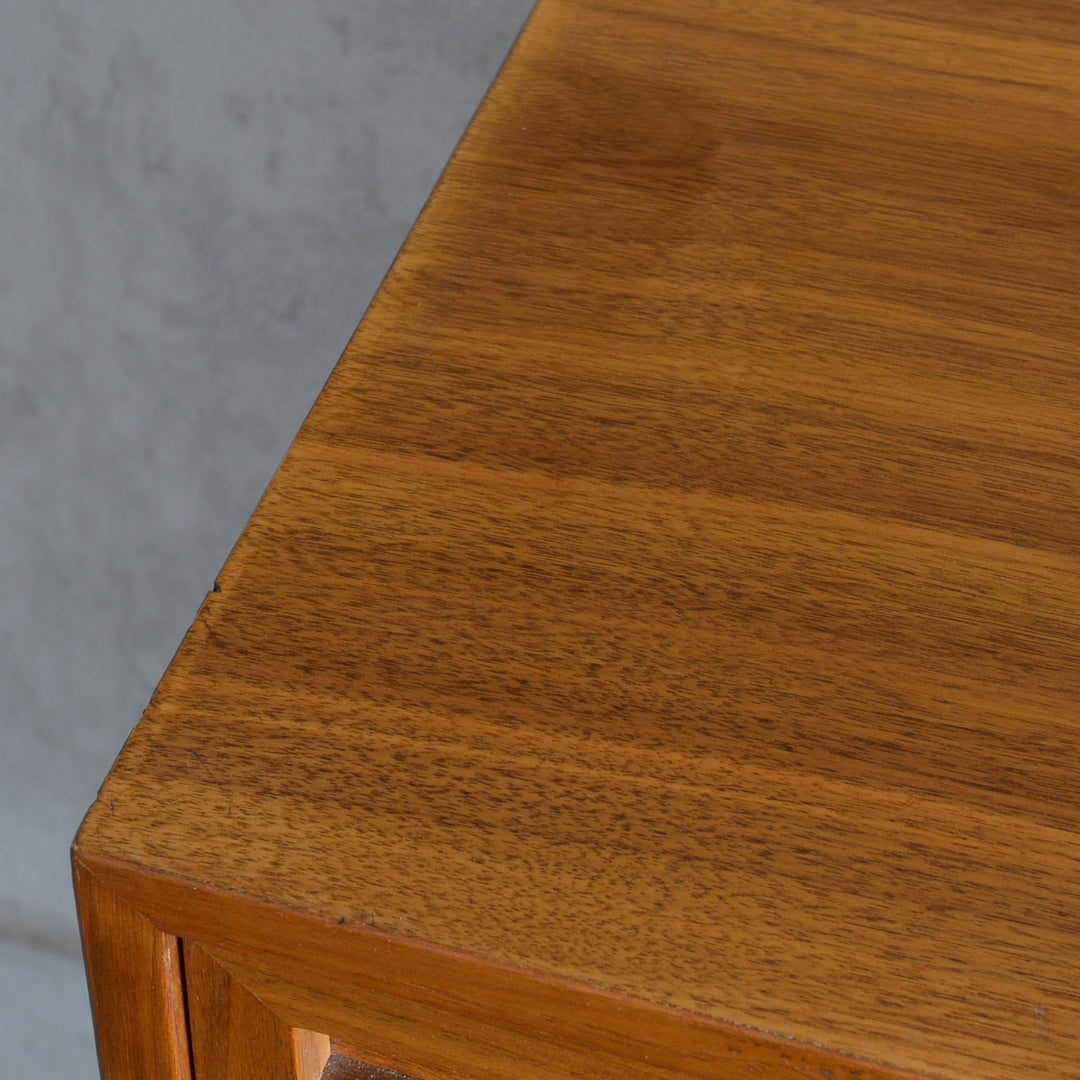 デンマーク ヴィンテージ  キャビネット5-4 (抽斗・鍵付）