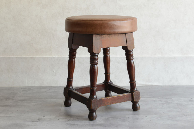 イギリス ヴィンテージ　パブ スツール01