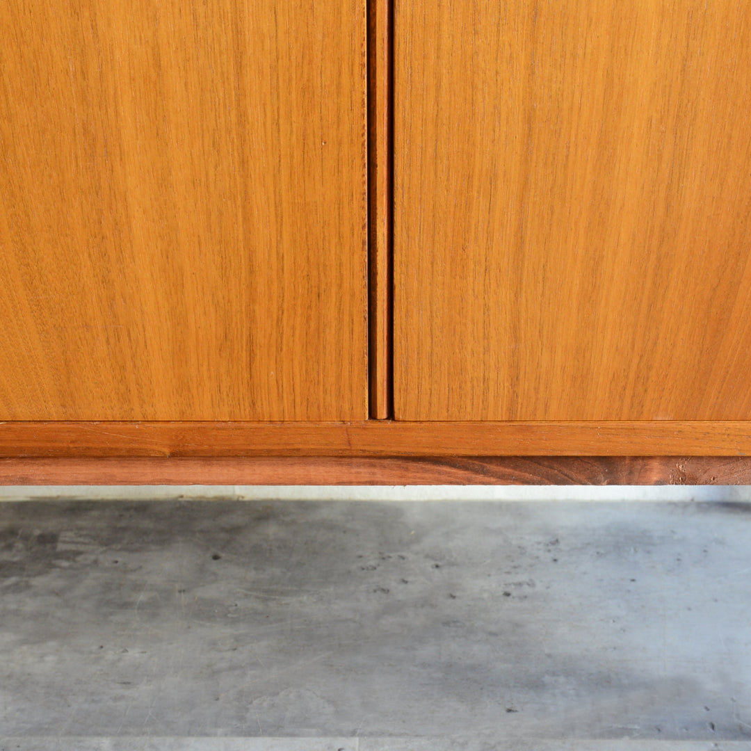 デンマーク ヴィンテージ  キャビネット5-4 (抽斗・鍵付）