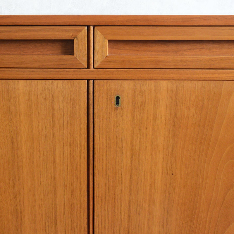 デンマーク ヴィンテージ  キャビネット5-4 (抽斗・鍵付）