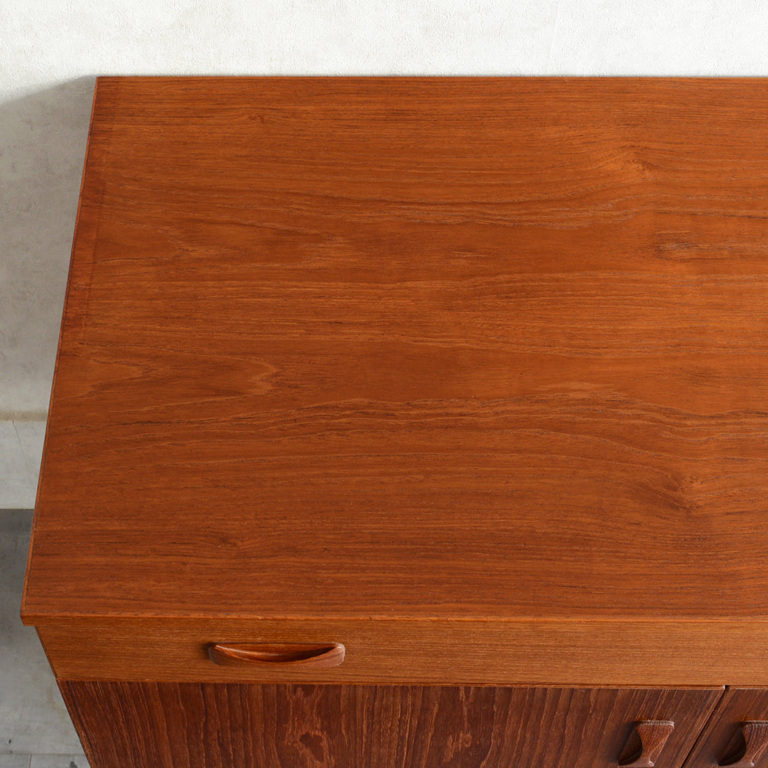 デンマークヴィンテージ  キャビネット3-1(抽斗付）