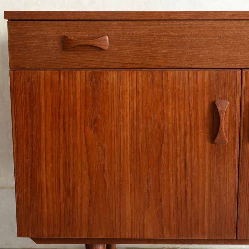 デンマークヴィンテージ  キャビネット3-1(抽斗付）