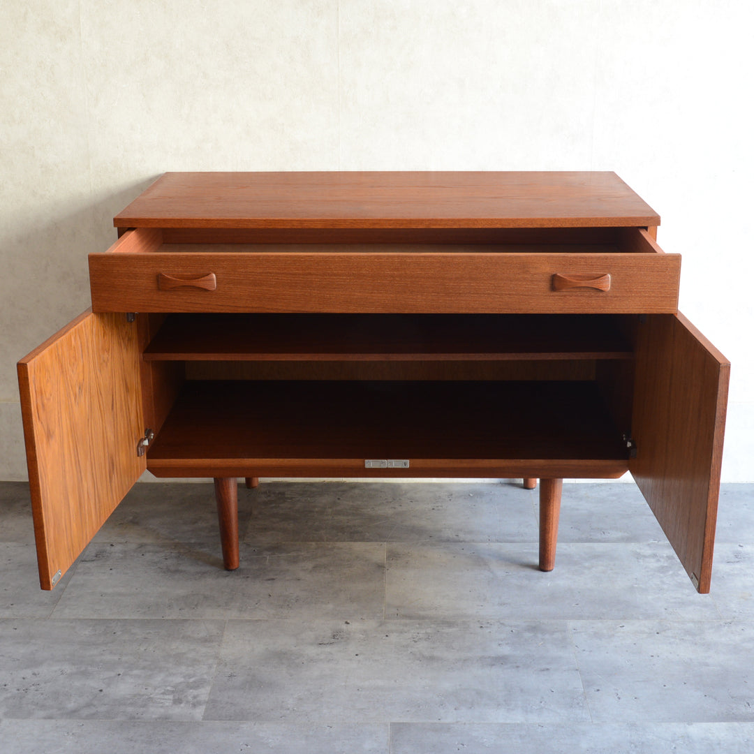 デンマークヴィンテージ  キャビネット3-1(抽斗付）