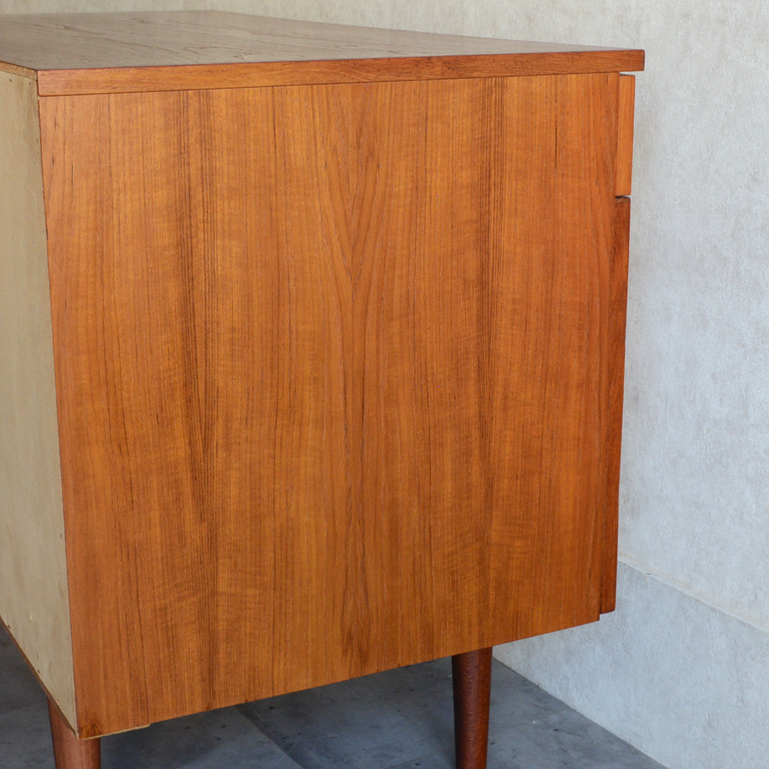 デンマークヴィンテージ  キャビネット3-1(抽斗付）