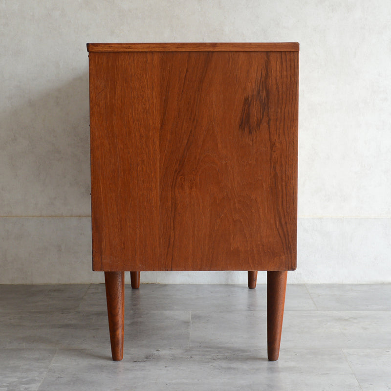 デンマーク ヴィンテージ  チーク ３段チェスト 5-4 (ウッドオイル仕上）鍵付