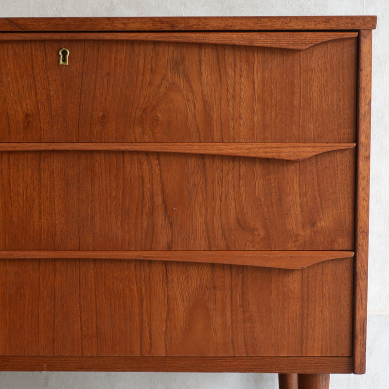 デンマーク ヴィンテージ  チーク ３段チェスト 5-4 (ウッドオイル仕上）鍵付